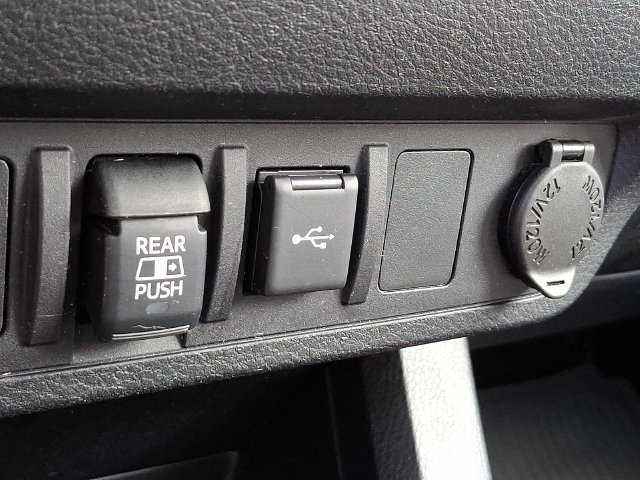 Used 2022 Toyota Tacoma SR5 AWD/4WD image 25