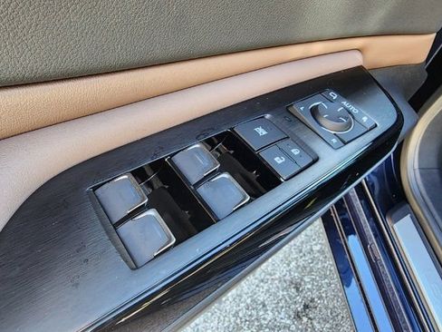 Used 2024 Lexus ES 300h w/ Premium Package FWD image 26