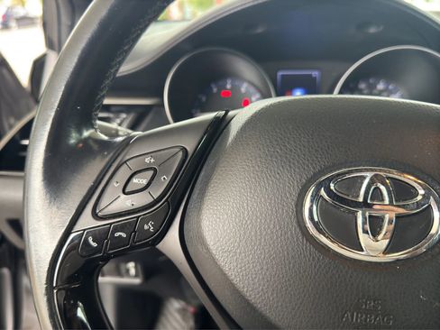 Used 2018 Toyota C-HR XLE FWD image 33