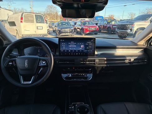 Used 2024 Lincoln Corsair AWD w/ Equipment Group 101A image 24