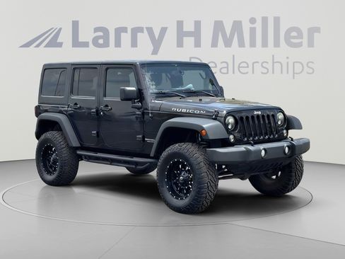 Used 2016 Jeep Wrangler Unlimited Rubicon w/ Connectivity Group AWD/4WD image 8