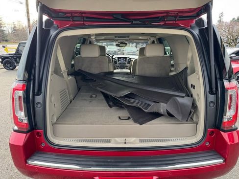Used 2015 GMC Yukon Denali w/ Premium Package image 9