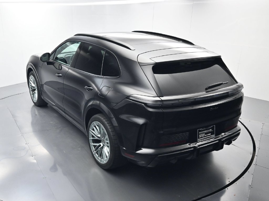 Certified 2026 Porsche Cayenne Turbo AWD/4WD image 35