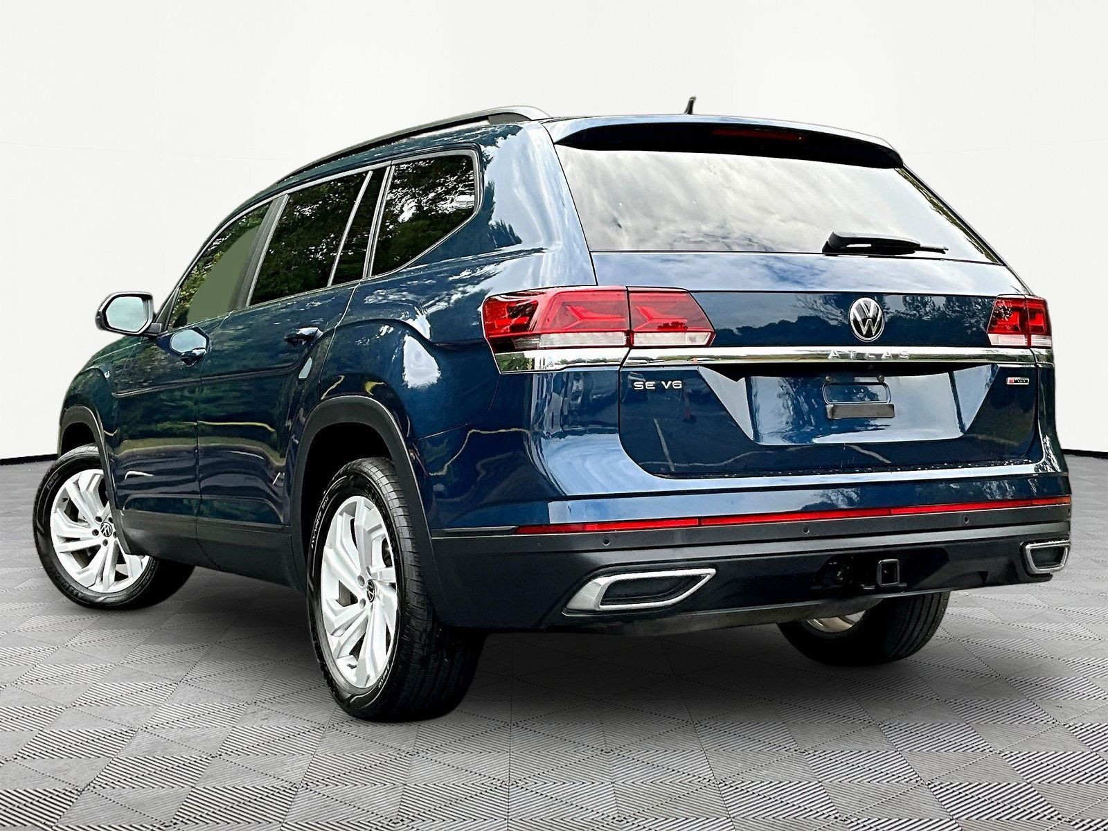 Used 2021 Volkswagen Atlas SE w/ Panoramic Sunroof Package AWD/4WD image 4