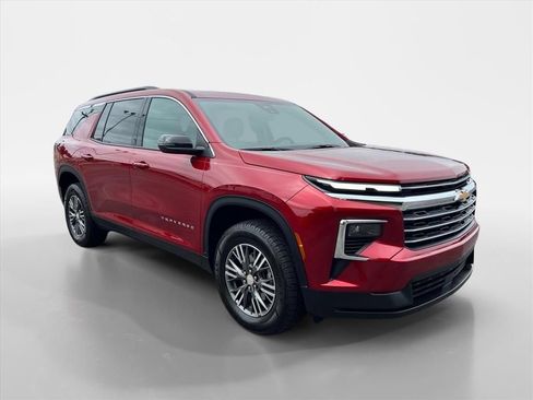Used 2026 Chevrolet Traverse LT AWD/4WD image 7