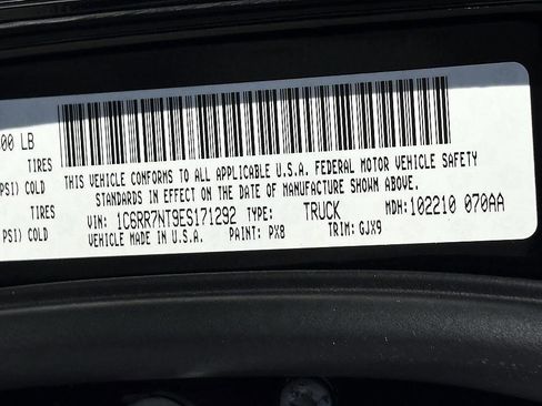 Used 2014 RAM 1500 Laramie w/ Convenience Group image 26