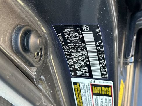 Used 2013 Toyota Camry LE FWD image 31