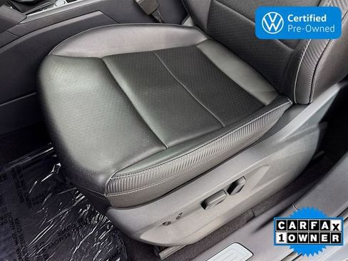 Certified 2023 Volkswagen Atlas Cross Sport SE w/ Panoramic Sunroof Package image 19