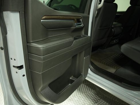 Used 2024 Chevrolet Silverado 1500 LT AWD/4WD image 21