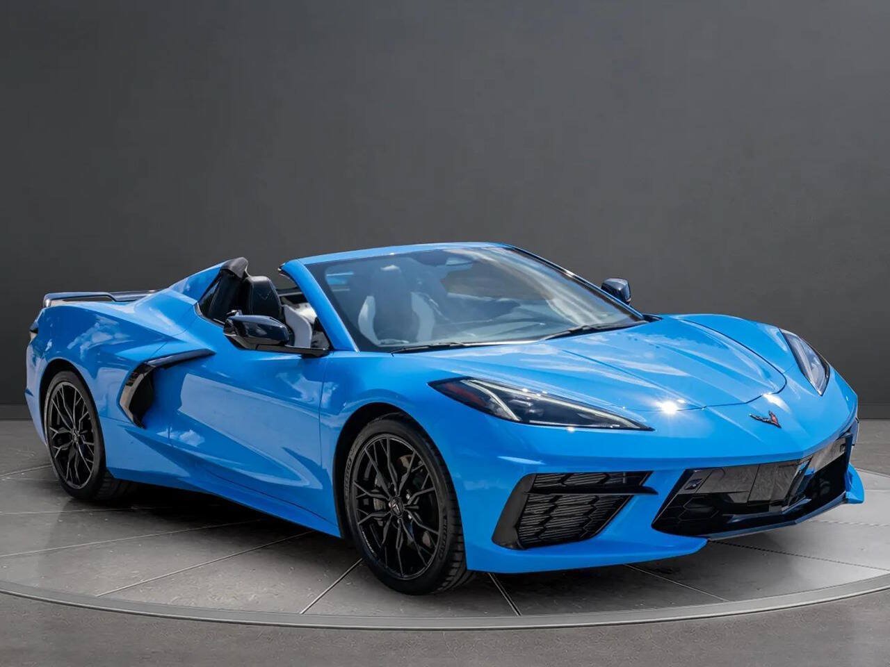 Used 2024 Chevrolet Corvette Stingray Preferred Conv w/ Z51 Performance Package RWD image 9