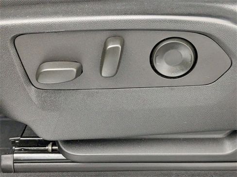 Used 2021 Chevrolet Suburban LS image 14