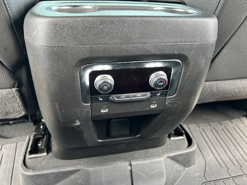 Used 2024 GMC Yukon Denali RWD image 46