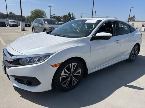 Used 2018 Honda Civic EX-T image 3