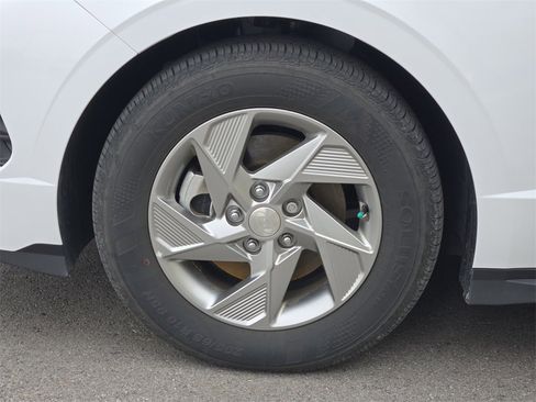 Used 2025 Hyundai Sonata SE image 8