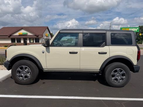 Used 2025 Ford Bronco Big Bend AWD/4WD image 2