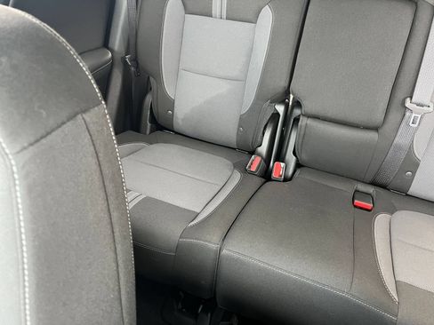 Used 2025 Chevrolet Blazer LT FWD image 39