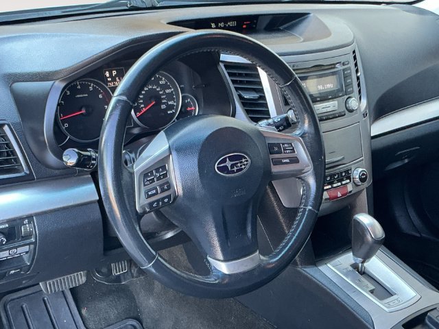 Used 2013 Subaru Outback 2.5i Premium AWD/4WD image 13