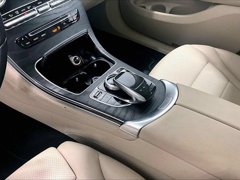 Used 2017 Mercedes-Benz GLC 300 4MATIC image 14
