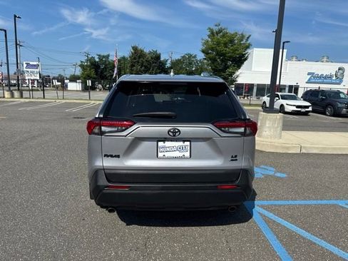 Used 2023 Toyota RAV4 LE AWD/4WD image 7