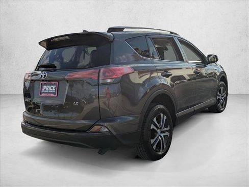Used 2018 Toyota RAV4 LE image 5