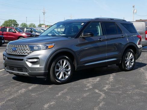 Used 2023 Ford Explorer Limited image 2