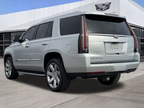 Used 2020 Cadillac Escalade Luxury image 5