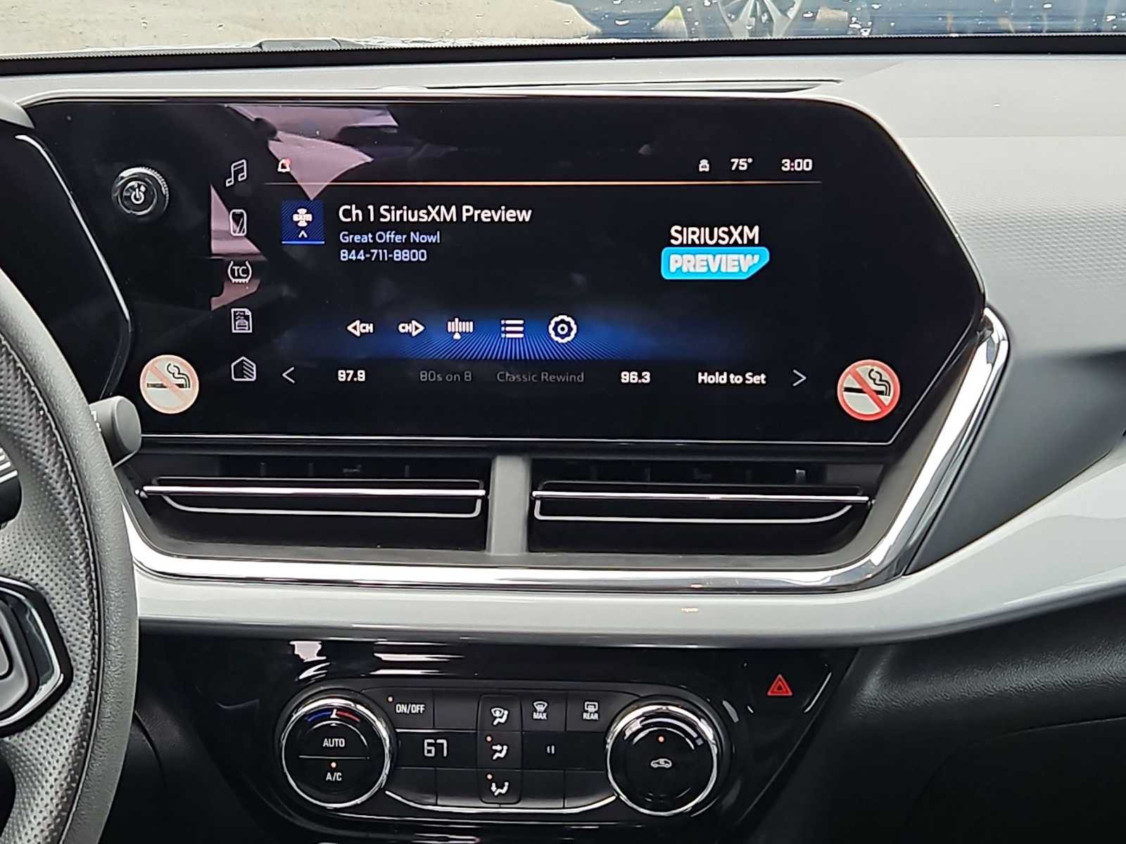 Used 2025 Chevrolet Trax LT FWD image 19