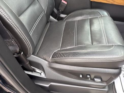 Used 2019 GMC Yukon Denali w/ Denali Ultimate Package RWD image 15