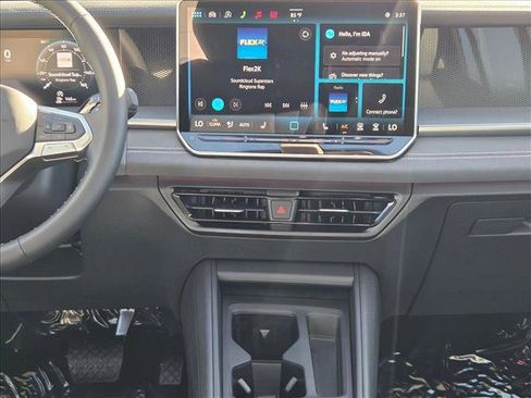 New 2026 Volkswagen Tiguan SE FWD image 12