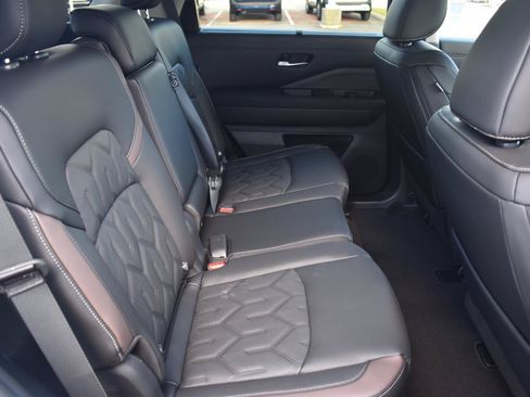 New 2026 Nissan Pathfinder Platinum FWD image 69