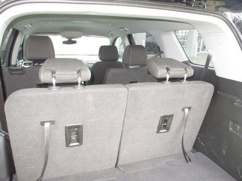 Used 2021 GMC Acadia SLE image 38