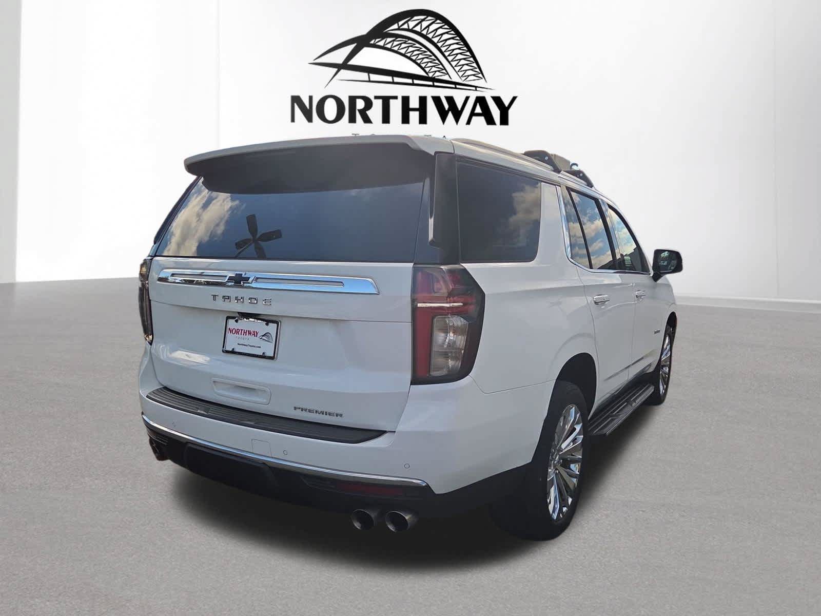 Used 2021 Chevrolet Tahoe Premier w/ Premium Package AWD/4WD image 3