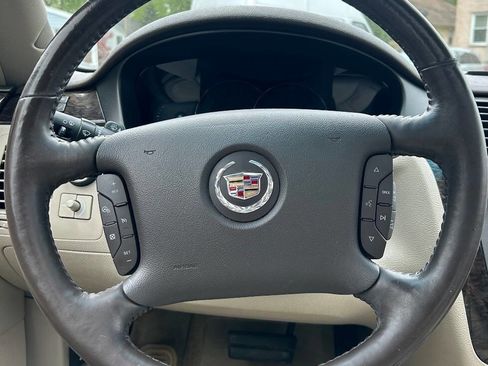 Used 2008 Cadillac DTS Luxury I w/ Sun And Sound Package FWD image 11