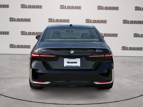 New 2026 BMW 530i xDrive w/ Premium Package AWD/4WD image 4