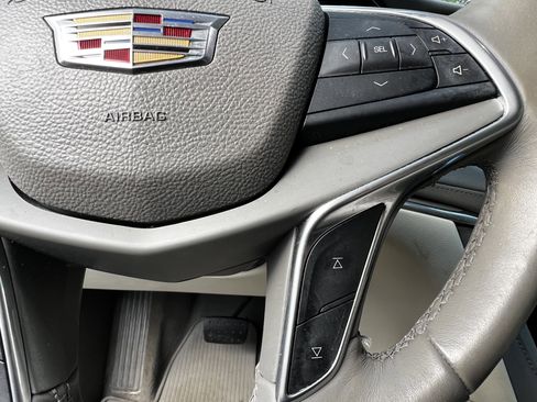 Used 2017 Cadillac XT5 Luxury w/ Driver Awareness Package image 20