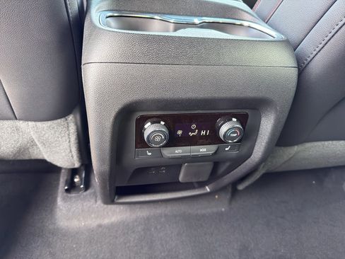 New 2026 Chevrolet Traverse RS image 28