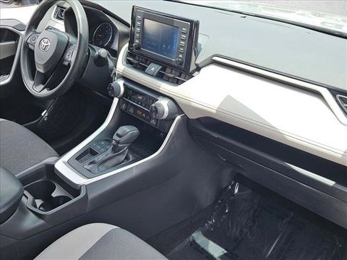Used 2019 Toyota RAV4 XLE w/ Convenience Package FWD image 28