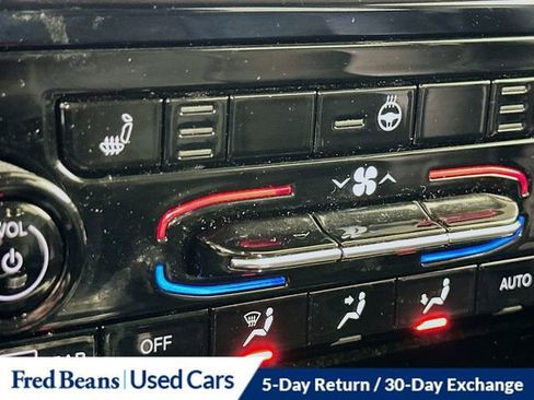 Used 2023 Jeep Grand Cherokee Limited w/ Black Appearance Package image 22