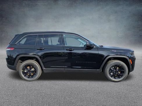 New 2026 Jeep Grand Cherokee Altitude AWD/4WD image 2
