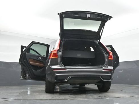 Used 2023 Volvo XC60 B5 Plus w/ Climate Package AWD/4WD image 54