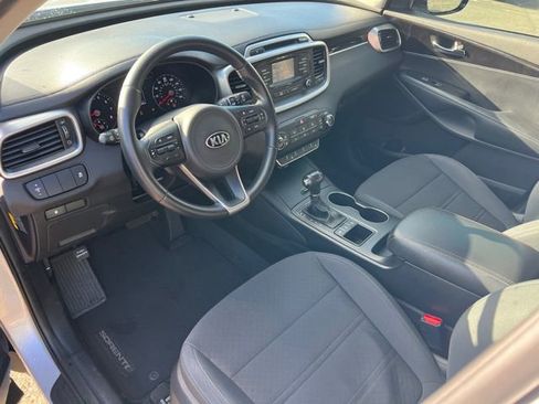 Used 2016 Kia Sorento LX w/ LX Convenience Package image 15