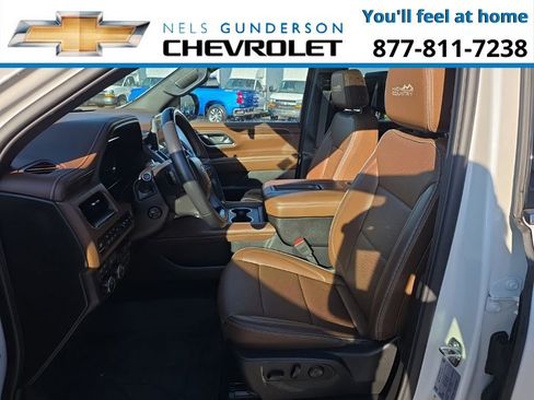 Used 2024 Chevrolet Suburban High Country w/ Advanced Technology Package image 20
