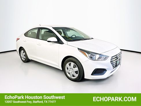 Used 2021 Hyundai Accent SE FWD image 1