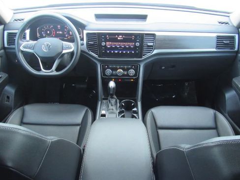 Used 2023 Volkswagen Atlas SE FWD image 3