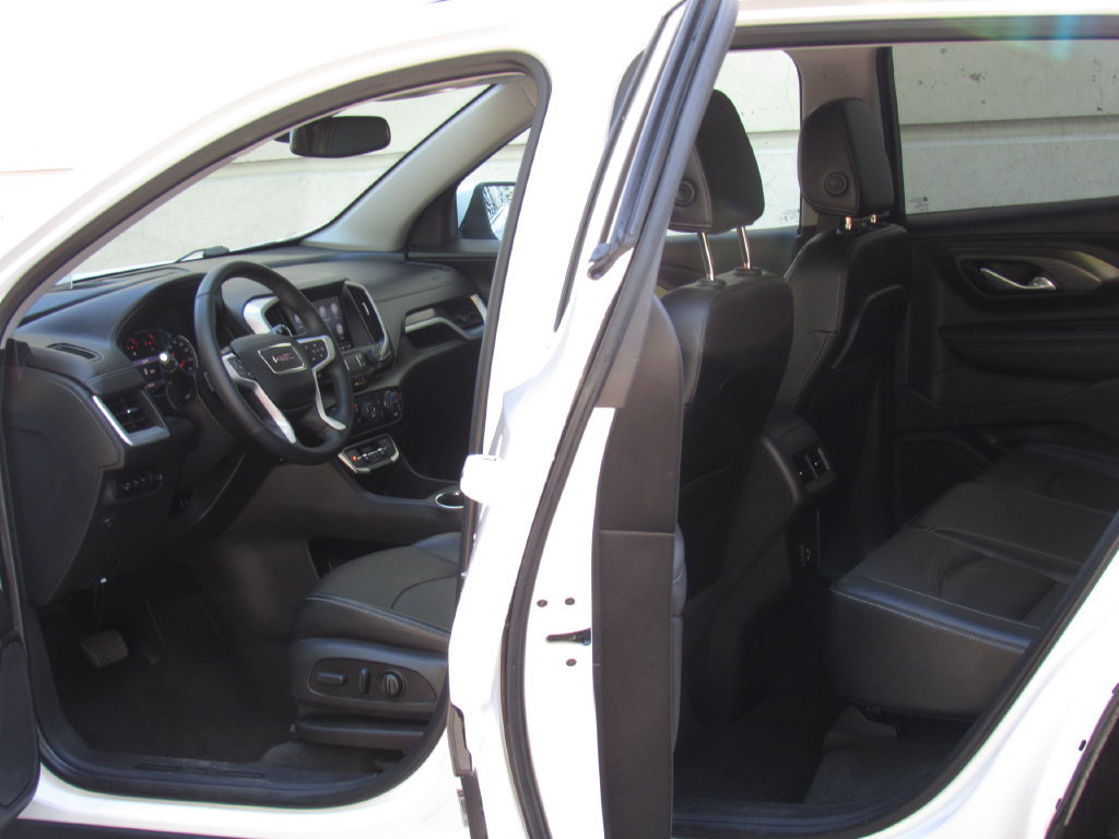 Used 2023 GMC Terrain SLT w/ Tech Package AWD/4WD image 14