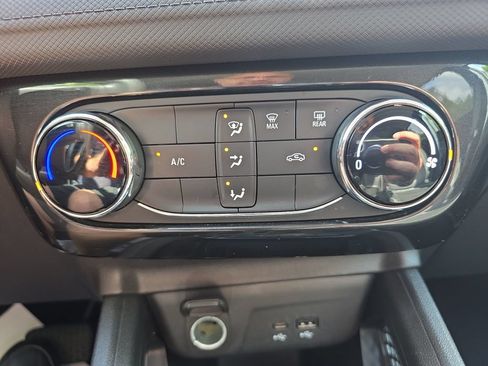 Used 2025 Chevrolet TrailBlazer LT FWD image 26
