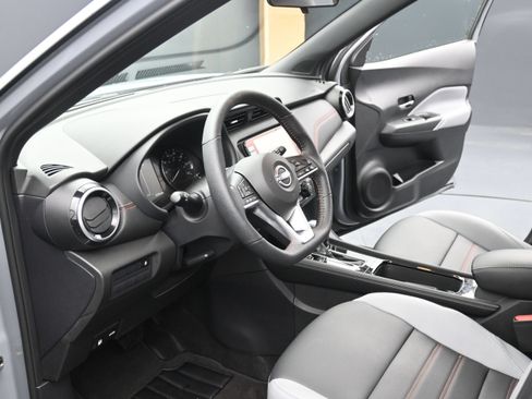 Used 2024 Nissan Kicks SR w/ SR Premium Package FWD image 13
