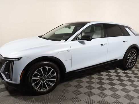 Used 2024 Cadillac Lyriq Sport AWD/4WD image 2