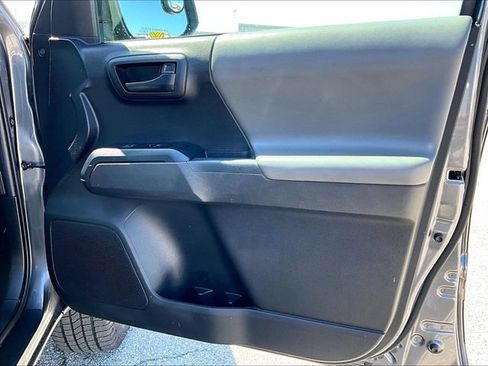 Used 2021 Toyota Tacoma SR AWD/4WD image 12