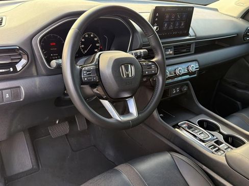 Used 2025 Honda Pilot Touring image 4